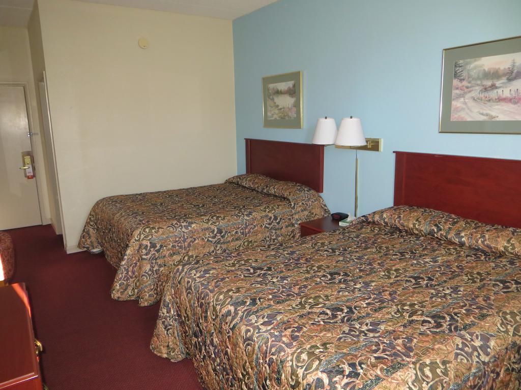 Super 8 By Wyndham Downtown Area Hotel 2*